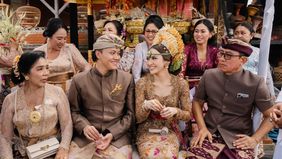Mahalini dan Rizky Febian menggelar cara mepamit di Bali jelang hari pernikahannya.