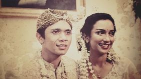 Shahnaz Haque bahagia bisa hidup bersama dengan Gilang Ramadhan di-23 tahun pernikahan.