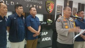 Polda Jawa Timur (Jatim) baru-baru ini merilis motif terkini Briptu FN, seorang polisi wanita (polwan) yang tega membakar suaminya, Briptu Rian Dwi Wicaksono (RDW) hingga 96 persen dan akhirnya meninggal dunia. 