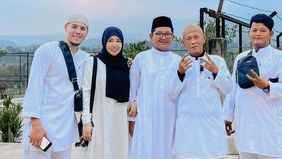 Ayahanda Via Vallen meninggal dunia.