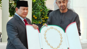 Prabowo Subianto menerima anugerah 'Zayed Medal' dari Presiden Uni Emirat Arab