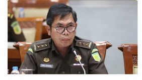 Jaksa Agung Muda Tindak Pidana Umum (Jampidum), Fadil Zumhana, dikabarkan meninggal dunia pada hari Sabtu, 11 Mei 2024. Fadil Zumhana menghembuskan napas terakhirnya pada usia 59. Kabar duka tersebut dikonfirmasi oleh Jaksa Agung ST Burhanuddin. 