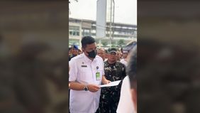 Wali Kota Medan Bobby Nasution kembali melakukan penyegelan terhadap Mal Centre Point di Jalan Jawa, Medan Timur pada Rabu (15/5/2024). Penyegelan ini dilakukan karena tunggakan pajak yang belum dibayarkan mal tersebut ke Pemko Medan sebesar Rp250 mi