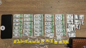 Video yang menampilkan dugaan transaksi obat keras jenis Tramadol di kawasan Pondok Gede, Bekasi, ramai beredar di media sosial. Dalam video tersebut, lokasi transaksi disebut berada di depan kantor salah satu satuan TNI Angkatan Udara (TNI AU).