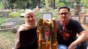Deswita Maharani bagikan kabar duka atas kepergian sang mertua ayah dari Ferry Maryadi.