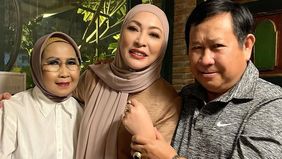  Angelina Sondakh sangat Bahagia.