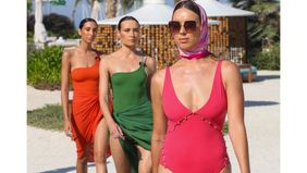 Arab Saudi kembali membuat heboh dunia maya karena menggelar peragaan busana yang memperlihatkan para model dengan pakaian renang wanita. Ini merupakan pertama kalinya dalam sejarah negeri dengan dua kota suci umat Islam tersebut. 