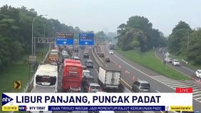 Tercatat Ribuan Kendaraan Keluar Dari Gerbang Tol Ciawi Menuju Kawasan Puncak Bogor.
