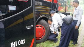 Kementerian Perhubungan (Kemenhub) melakukan pengawasan kelaikan bus pariwisata di momen libur panjang Hari Waisak 2024.