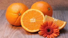 Siapa yang tidak kenal jeruk? Buah berwarna orange cerah ini tidak hanya menyegarkan, tetapi juga kaya akan manfaat kesehatan.