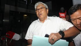 Ialah Bambang Gatot Ariyono, mantan Dirjen Minerba Kementerian ESDM yang ditetapkan sebagai tersangka 