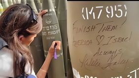 Nikki Haley, nama yang kini kembali menjadi sorotan setelah aksinya menandatangani bom Israel dengan tulisan "Finish Them" saat kunjungannya ke Israel pada Mei 2024.