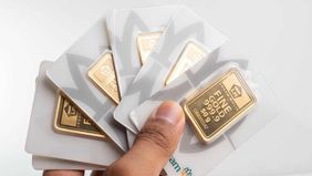 Harga emas batangan dari PT Aneka Tambang Tbk (Antam) terpantau turun pada Senin (17/6/2024).