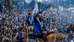Perayaan digelar pendukung usai Persib Bandung juara Liga 1 