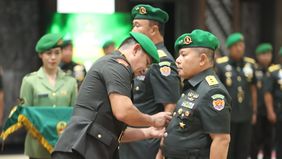 Mayjen TNI Budi Hariswanto menerima jabatan sebagai Kepala Pusat Zeni Angkatan Darat (Kapusziad) menggantikan Mayjen TNI I Nengah Wiraatmaja yang akan memasuki purna tugas (pensiun).