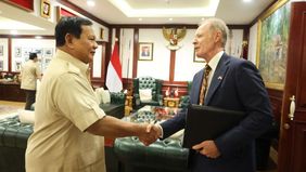 Menteri Pertahanan RI Prabowo Subianto menerima kunjungan Duta Besar Denmark untuk Indonesia H.E. Mr. Sten Frimodt Nielsen, di ruang kerja Menhan RI, Kemhan, Jakarta, Selasa (4/6).