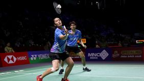 Pasangan Ganda Campuran Indonesia, Adnan Maulana/Nita Violina Marwah, harus tumbang di babak 16 besar Indonesia Open 2024, Kamis (6/6). 
