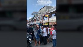 Pemadaman listrik yang melanda sebagian wilayah Lampung membawa dampak besar bagi masyarakat. Tak hanya aktivitas terhambat, warga pun kesulitan untuk menjalankan kebutuhan sehari-hari. Hal ini membuat banyak orang berbondong-bondong memburu genset s