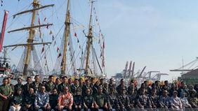 TNI Angkatan Laut (AL) hari ini secara resmi melepas pelayaran Muhibah Budaya Jalur Rempah 2024 dari Markas Komando Lintas Laut Militer (Kolinlamil), Jakarta.