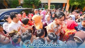 Wakil Presiden terpilih sekaligus Wali Kota Solo, Gibran Rakabuming Raka baru-baru ini mengunjungi kediaman Khofifah Indar Parawansa di Surabaya, Jawa Timur Kamis, 6 Juni 2024. Kunjungan ini untuk memberikan dukungan kepada Khofifah yang bakal maju d