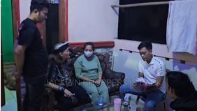 Penangkapan berlangsung di rumah pelaku di kawasan Cileungsi, Bogor, Jawa Barat pada Kamis, 6 Juni 2024 pukul 4 pagi yang dilakukan oleh tim Opsnal unit 2 Jatanras Polda Metro Jaya.