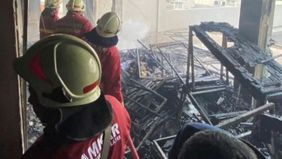 Sebuah kebakaran tragis melanda Hotel Allnite & Day di kawasan Alam Sutera, Tangerang Selatan (Tangsel) pada Sabtu, 8 Juni 2024 sore mengakibatkan tiga orang meninggal dunia. 