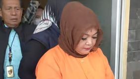 Kasus malpraktik yang sempat menghebohkan publik oleh oknum bidan di Prabumulih, Sumatera Selatan, Zaenab alias ZN (51) kini telah ditetapkan sebagai tersangka dan ditahan.