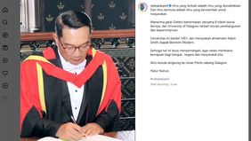 Mantan Gubernur Jawa Barat, Ridwan Kamil, baru saja meraih gelar Doktor Honoris Causa dari University of Glasgow, salah satu universitas ternama di dunia yang berdiri sejak tahun 1451. Penghargaan bergengsi ini diberikan atas kiprahnya dalam inovasi 