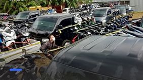 Tim Gabungan yang terdiri atas Polres Pati dan Jatanras Polda Jawa Tengah telah mengamankan 33 sepeda motor dan 6 mobil dari wilayah Sukolilo, Pati. Puluhan kendaraan tersebut disita pihak berwajib karena tidak memiliki dokumen yang jelas. 