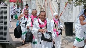 Mereka yang melunasi terdiri atas 3.219 konfirmasi keberangkatan jemaah lunas tunda, 8.012 jemaah yang masuk kuota berdasarkan nomor urut porsi, serta 91 jemaah prioritas lansia.