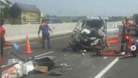Telah terjadi kecelakaan yang melibatkan sebuah ambulans yang sedang membawa jenazah dengan truk di ruas jalan tol Pemalang-Batang, pada Senin, 17 Juni 2024 kemarin. Peristiwa tersebut terjadi pada Senin siang selepas sholat Idul Adha. 