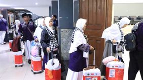Untuk pelayanan kesehatan, hingga tanggal 2 Juli 2024 jemaah yang masih dirawat di Klinik Kesehatan Haji Indonesia (KKHI) Daerah Kerja Madinah berjumlah 11 orang dan di rumah sakit Arab Saudi 22 orang.