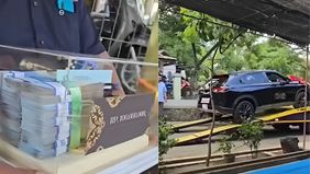 Baru-baru ini, media sosial dihebohkan dengan video lamaran seorang pria di Pati, Jawa Tengah, yang memberikan seserahan mewah kepada calon istrinya. Video yang diunggah oleh akun Instagram @fakta.indo pada Senin (24/6/2024) ini pun viral dan menarik
