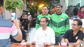 Jokowi datangi mal didampingi sejumlah jajaran 