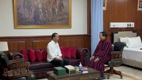 Jokowi sempat mengunjungi Prabowo saat dirawat.