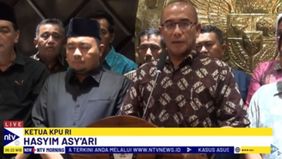 Setelah dicopot dari jabatan ketua KPU oleh DKPP Hasyim Asy'ari mengaku bersyukur karena DKPP telah membebaskan dirinya dari tugas berat.