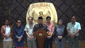 Ketua KPU RI Hasyim Asy'ari dicopot dari jabatannya akibat terbukti melakukan tindak asusila 