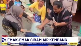 Anak-anak yang masih pelajar sekolah menengah pertama atau SMP ini harus  berurusan dengan pihak Polsek Simokerto lantaran terlibat kelompok gengster dan melakukan aksi tawuran sesama pelajar. 