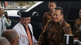 Ketua Majelis Permusyawaratan Rakyat Bambang Soesatyo mendatangi Kantor Dewan Pimpinan Pusat Partai Keadilan Sejahtera di Kawasan Pasar Minggu pada Senin siang.