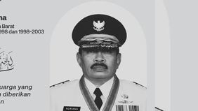 Kabar duka datang dari Kota Bandung. Mantan Gubernur Jawa Barat, HR Nuriana atau HR Nana Nuriana meninggal dunia pada Kmais, 11 JUli 2024 sekira pukul 04.55 WIB.