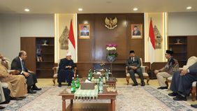 Kepada Menag, Grand Syekh mengaku senang dan puas bisa berkunjung ke Indonesia karena mendapat sambutan hangat dari masyarakat Indonesia.