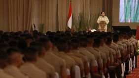 Menteri Pertahanan Prabowo Subianto mengatakan TNI dan Polri harus menjadi garda terdepan untuk melindungi seluruh bangsa Indonesia.