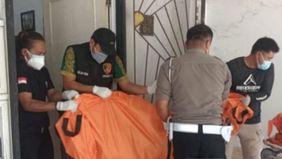 Kepolisian Sektor Jonggol, Polres Bogor, telah mengungkap dugaan penyebab kematian sepasang lansia yang ditemukan meninggal di tempat tidur mereka di Perumahan Citra Indah Bukit Raflesia, Desa Singajaya, Jonggol, Kabupaten Bogor, Jawa Barat.