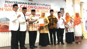 Partai Keadilan Sejahtera (PKS) resmi berikan surat rekomendasi untuk pencalonan Khofifah dan Emil Dardak untuk maju Pilkada Jawa Timur.