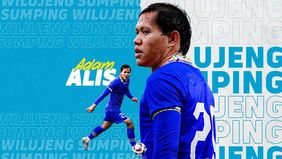 Adam Alis merupakan pemain binaan Persija dan pernah memperkuat tim utama Macan Kemayoran.