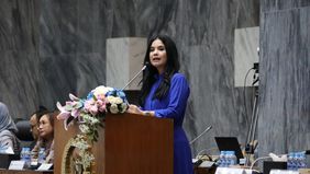 Annisa Pohan Yudhoyono, Ketua Umum Srikandi Demokrat, menekankan pentingnya partisipasi dan representasi perempuan dalam politik dalam seminar Perempuan dan Politik.