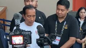 Presiden RI, Jokowi menyaksikan langsung laga pembuka Piala Presiden 2024.