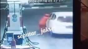 Petugas SPBU di Pasar Rebo, Jakarta Timur terseret mobil pengemudi yang kabur tanpa membayar bahan bakar.