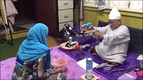 Video rukiah dengan pistol mainan oleh Ustaz Raffi di Indonesia kembali menjadi viral di media sosial.