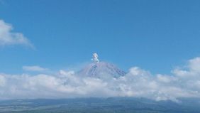 Gunung Semeru yang berada di Jawa Timur tersebut Kembali erupsi selama 139 detik pada Kamis, 1 Agustus 2024 pagi.